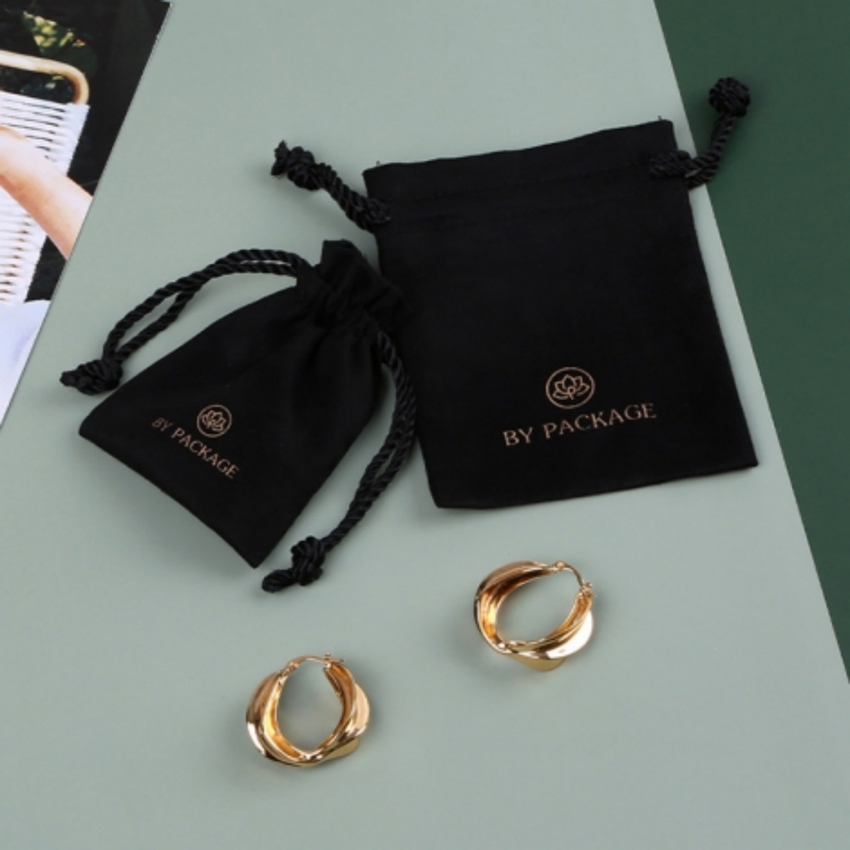 Wedding Package Gold - 50 szt. Czarnych aksamitnych woreczków do