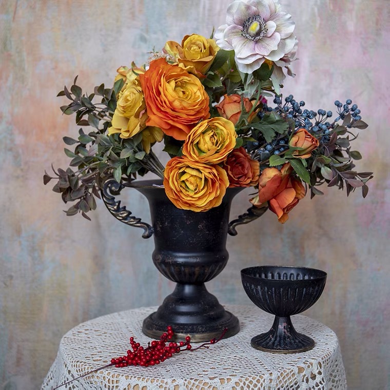 Wazon metalowy na wysokim pods – Centerpiece Vase Tall recenzja i cena